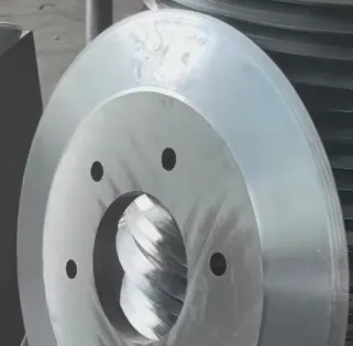 Hoe kunnen Indonesische rubberrecyclers de stilstandtijd terugdringen met duurzame cirkelvormige shreddermessen?